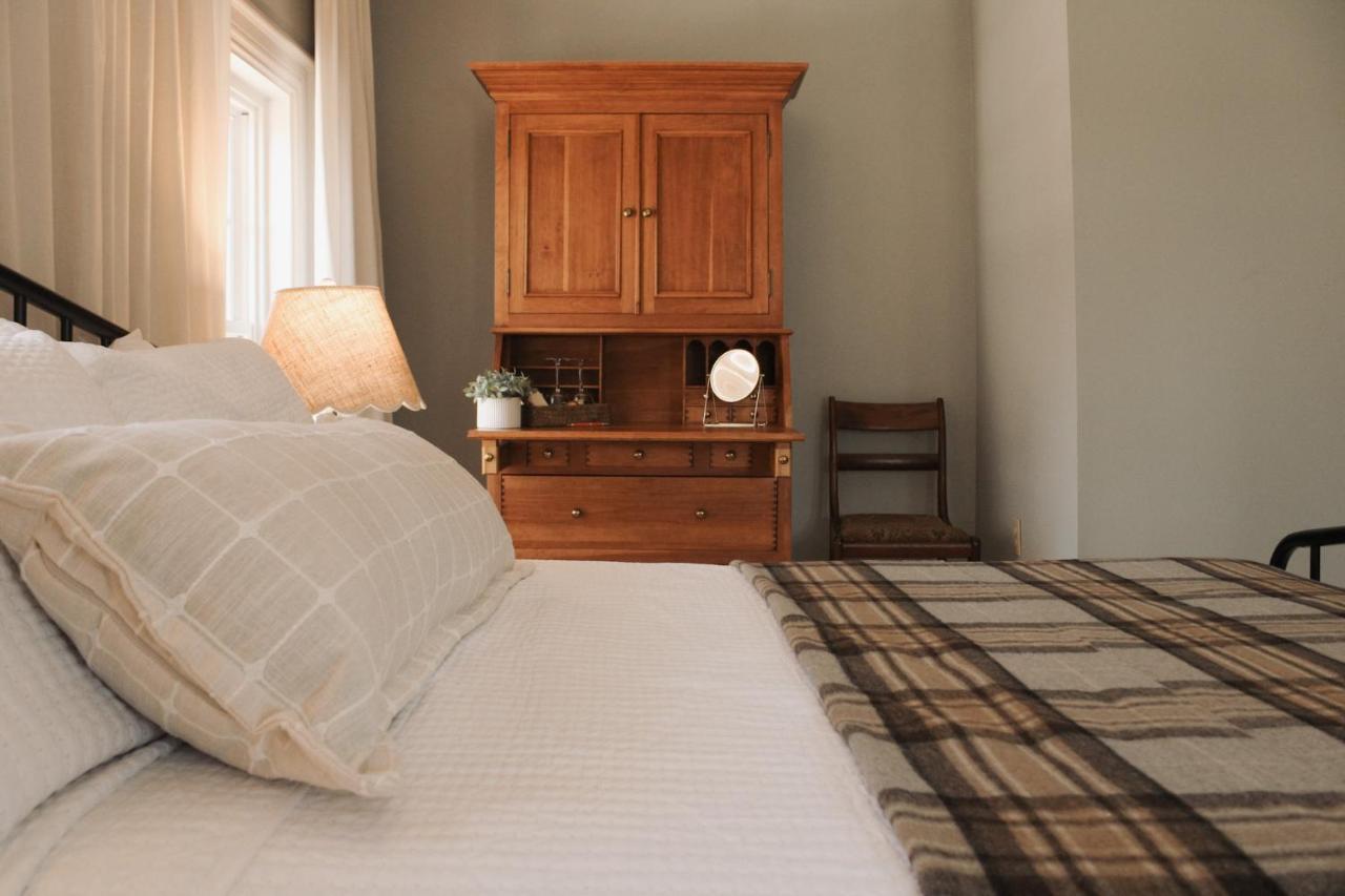 The Cooper'S Inn Shelburne Buitenkant foto