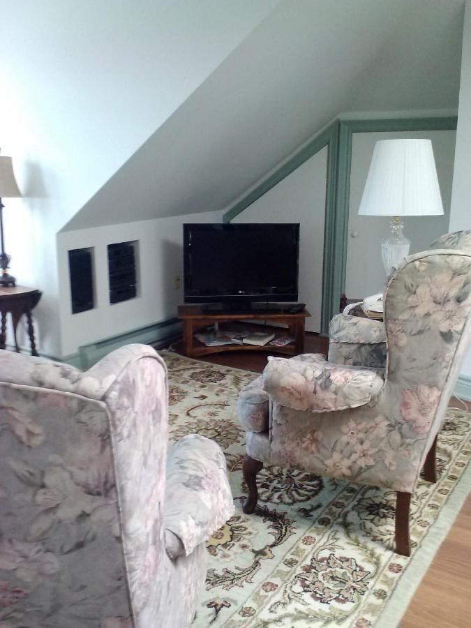 The Cooper'S Inn Shelburne Buitenkant foto